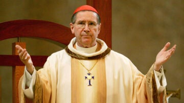 El cardenal Roger Mahony