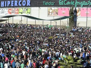 Vista general del recinto habilitado para el "botellódromo" Vista general del recinto habilitado para el "botellódromo"