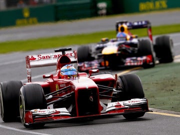 Alonso, delante de Vettel en Albert Park