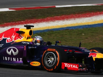 Vettel rueda por Malasia