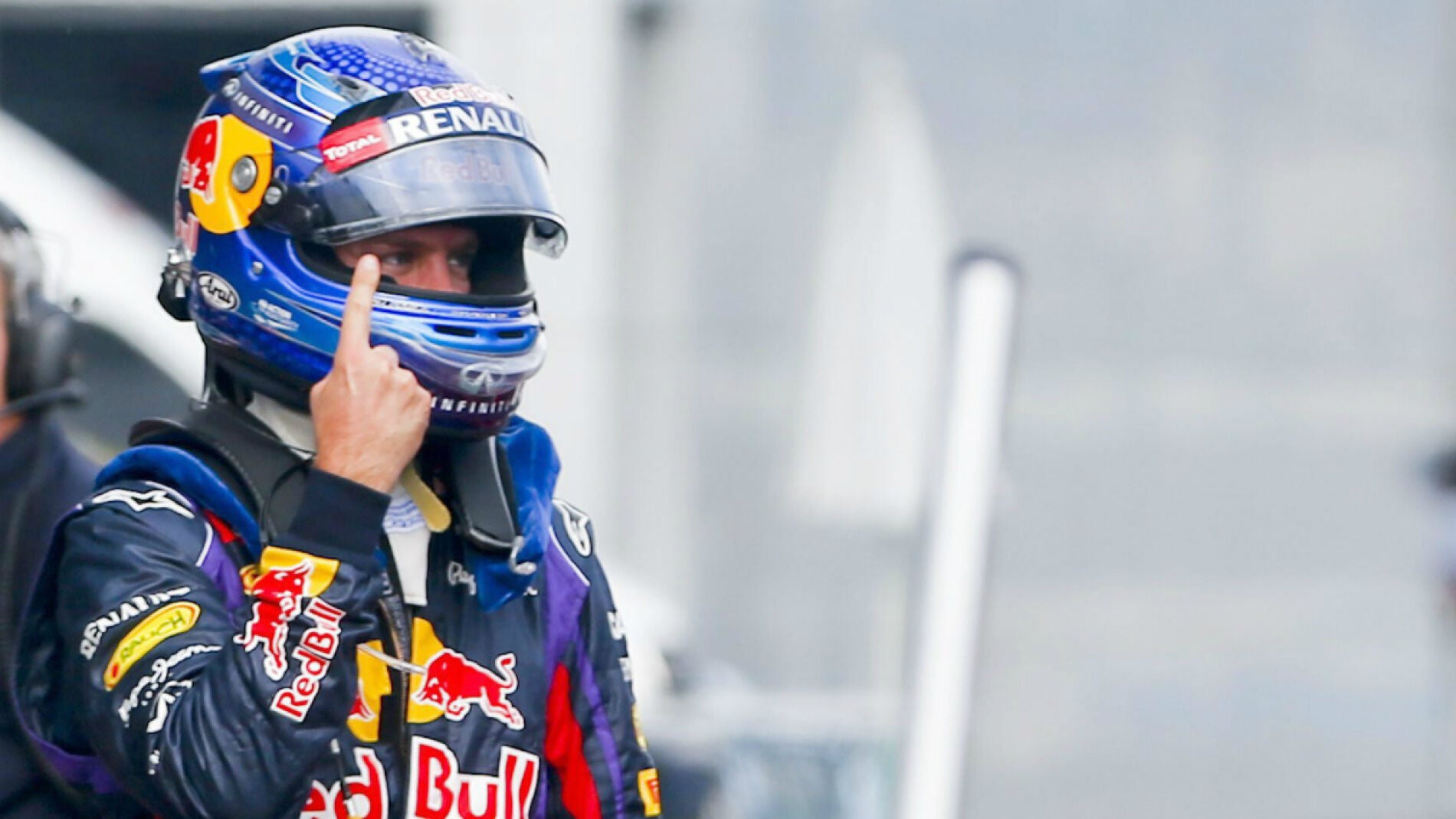 Vettel saca el dedo en Malasia