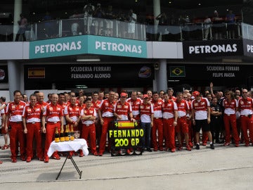 Fiesta de Ferrari a Alonso