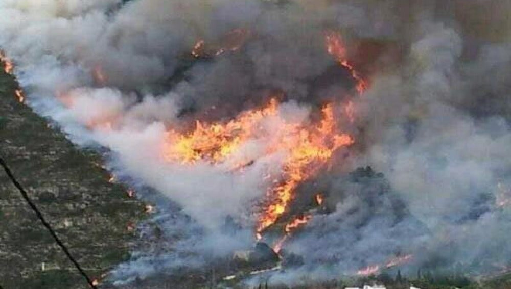 El incendio de Barx afecta ya a tres municipios