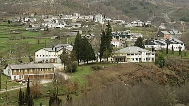 Una aldea ofrece alquileres baratos y comedor escolar gratuito para evitar la despoblación
