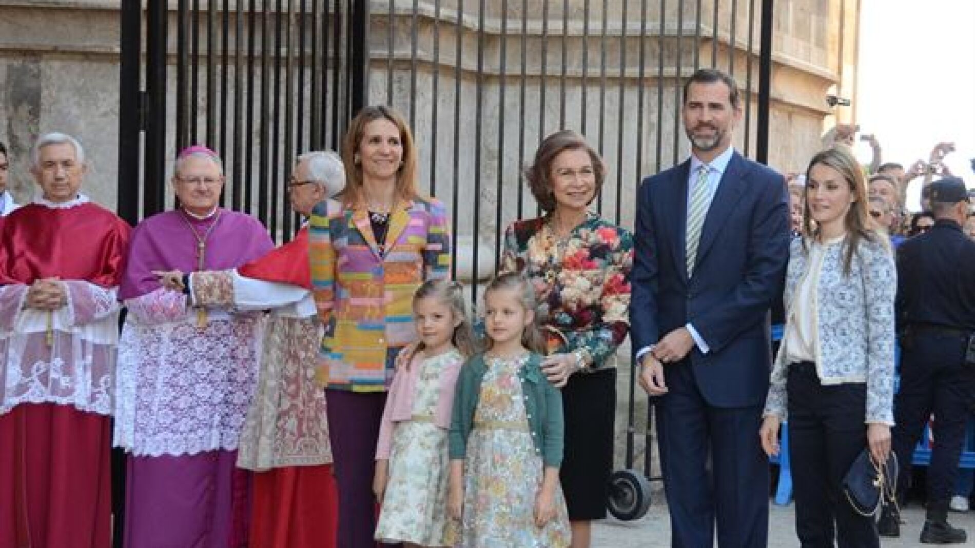 La Familia Real en la misa de Pascua