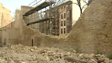 Se derrumban 30 metros de la muralla medieval de Zaragoza