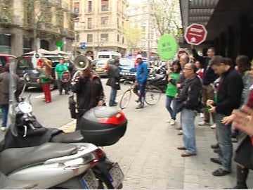 Protestas de la PAH ante el despacho del abogado de la infanta