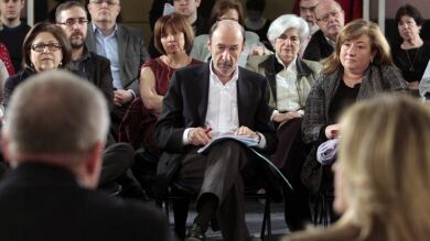 Rubalcaba pide que se retiren los billetes de 500 euros para luchar contra la evasión de capitales