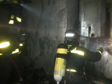Incendio en un edificio de viviendas. Incendio en un edificio de viviendas.