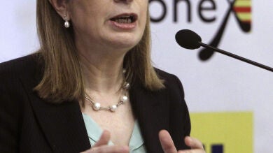 Fomento anuncia que la privatización de AENA no será inminente, pero sí este año