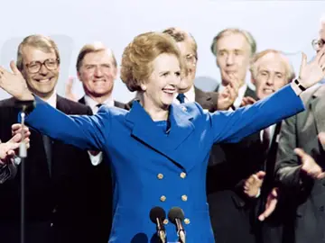 Margaret Tatcher celebra su victoria electoral en 1979. Margaret Tatcher celebra su victoria electoral en 1979.