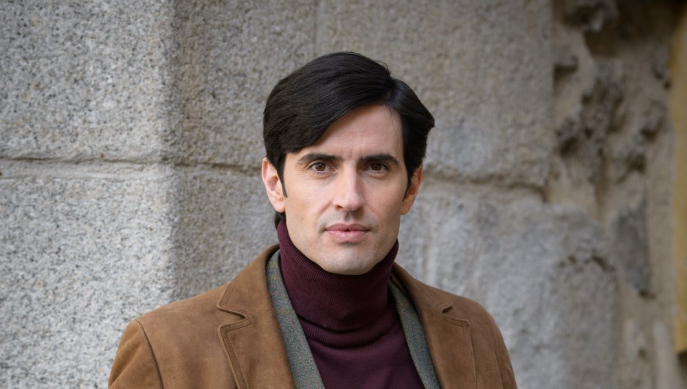 Carlos García es Fernando Solís