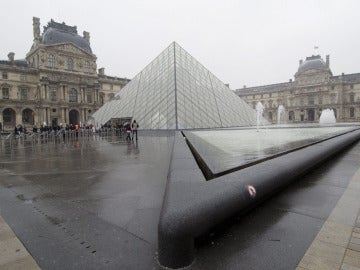 El Louvre reabre sus puertas