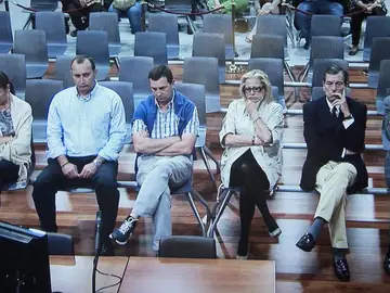 Julián Muñoz junto a Maite Zaldívar e Isabel Pantoja Julián Muñoz junto a Maite Zaldívar e Isabel Pantoja