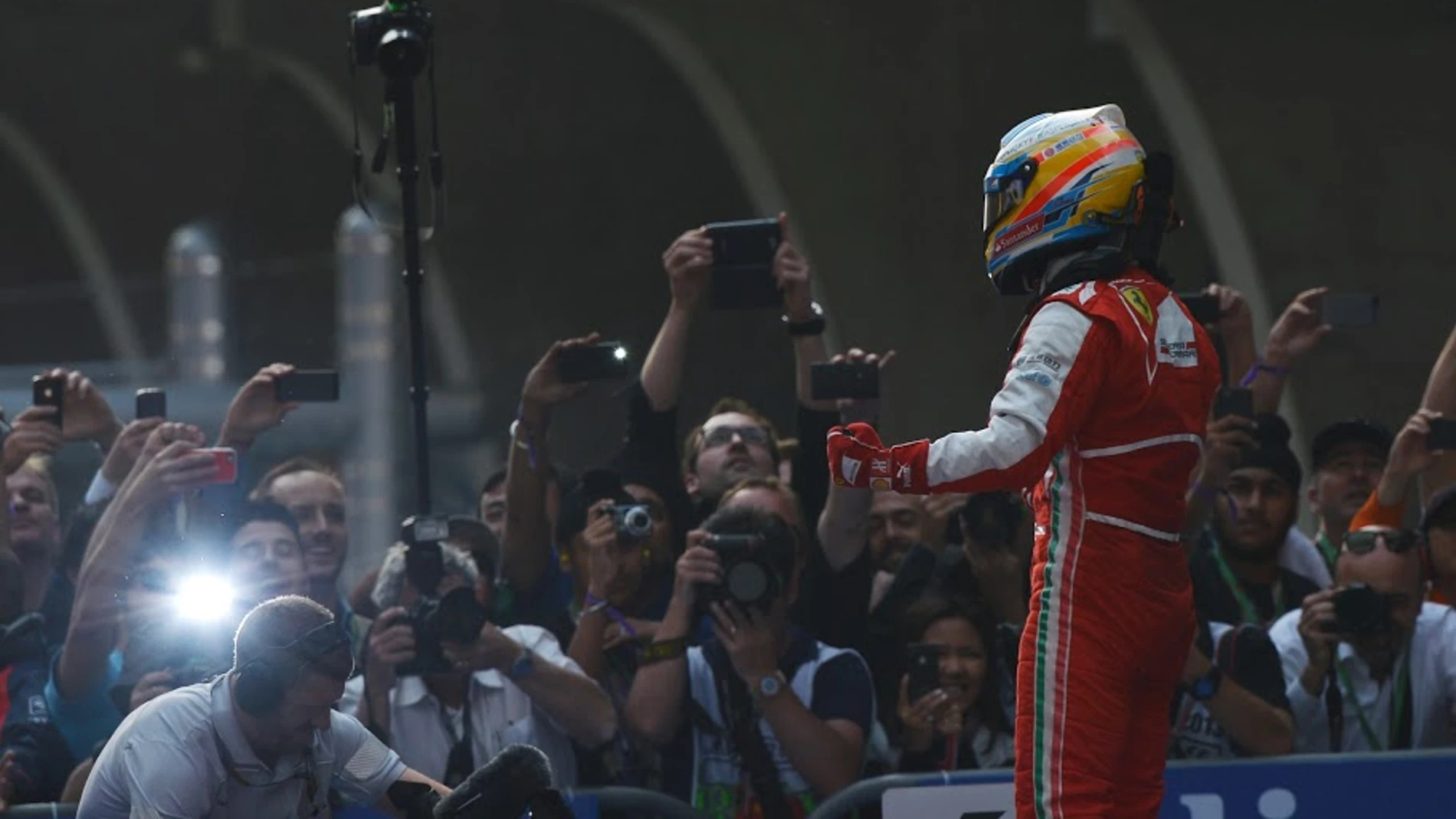 Alonso gana en Shanghái