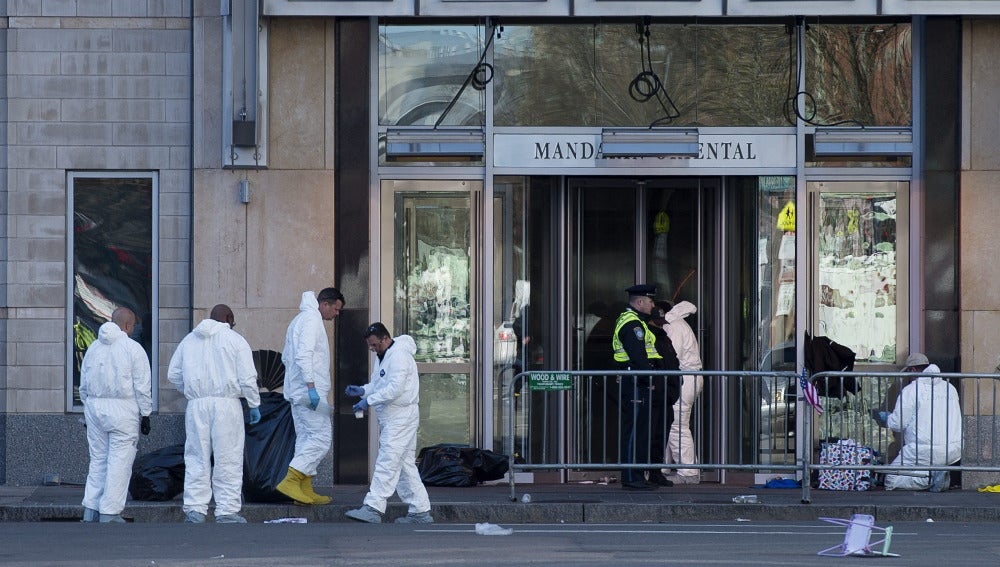 La Policía de Boston recoge pruebas