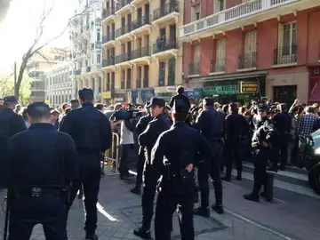 Escrache al ministro Montoro Escrache al ministro Montoro