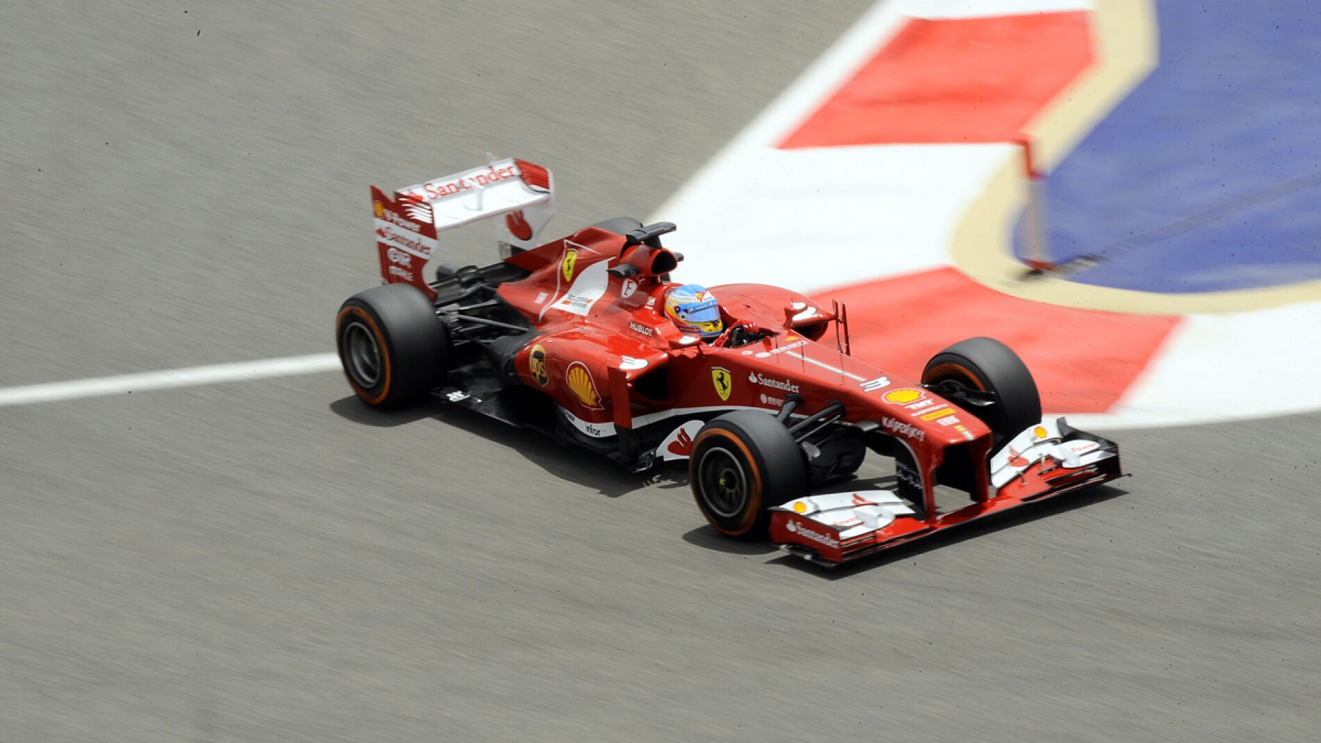 Alonso rueda en Sakhir