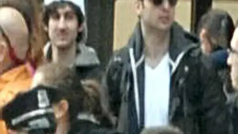 Los dos sospechosos chechenos Los dos sospechosos chechenos