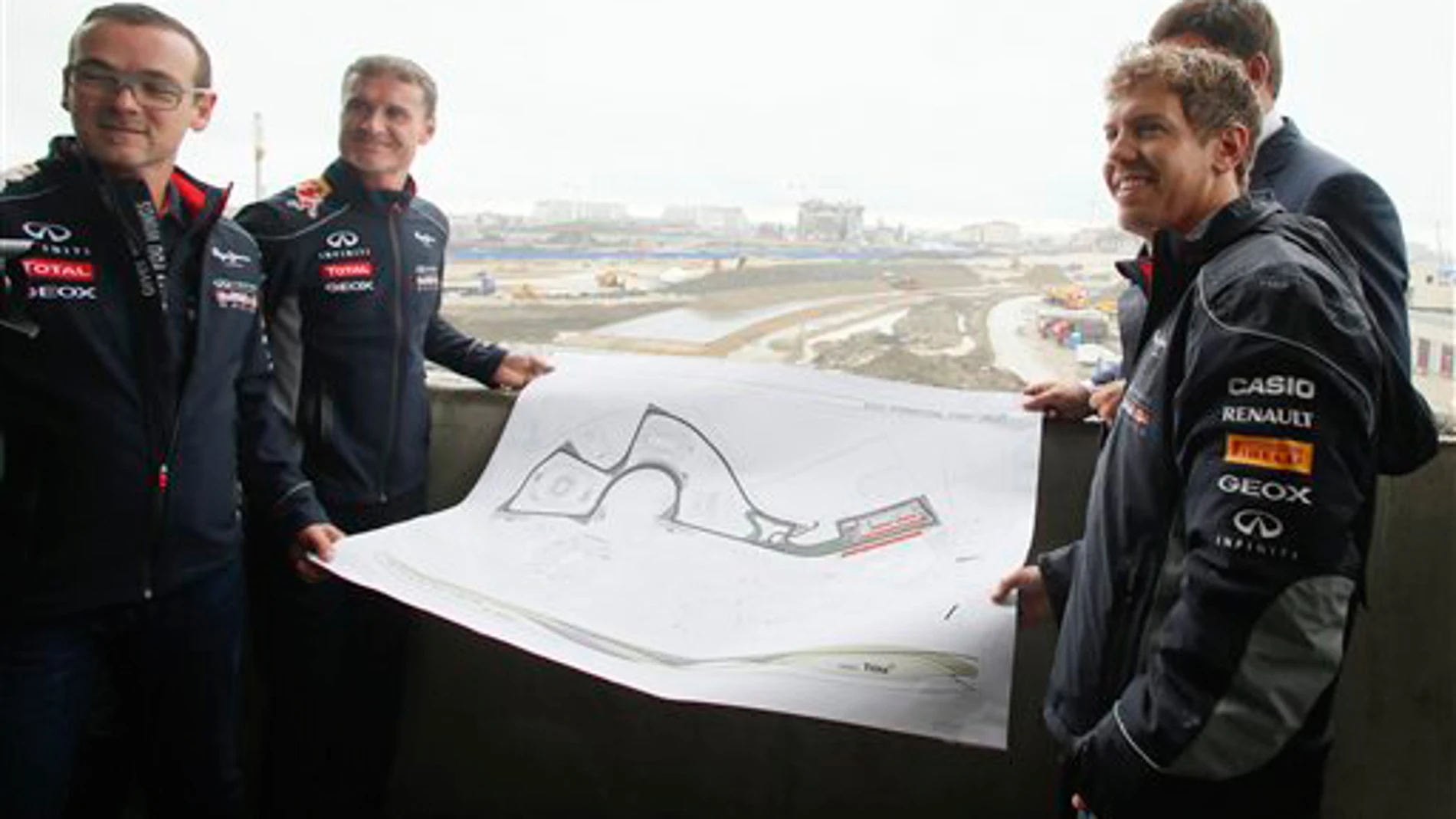 Vettel 'inaugura' el circuito de Sochi, que se incorpora al Mundial el próximo año