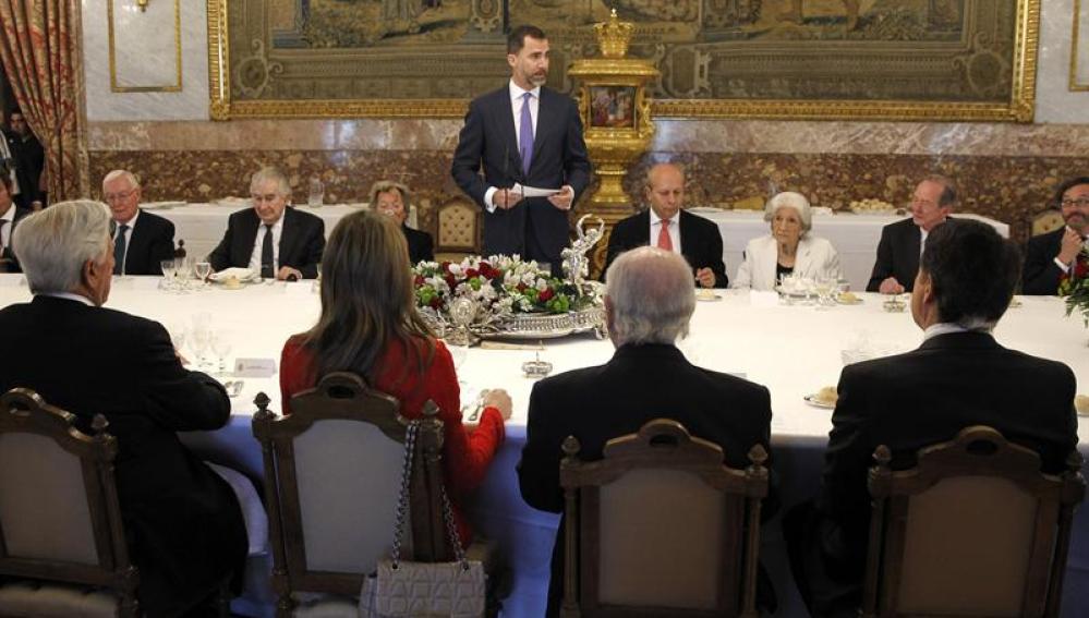 El príncipe Felipe en el almuerzo que tradicionalmente ofrecen los Príncipes de Asturias