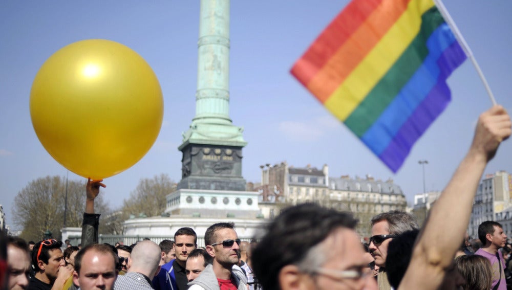 Francia aprueba el matrimonio homosexual