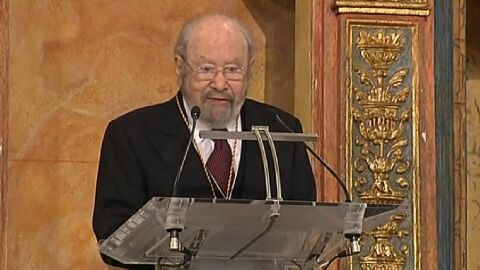 Caballero Bonald, durante su discurso tras recibir el Premio Cervantes 