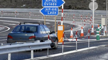 Reabierta al tráfico la AP-66 tras hallar dos cartuchos de Goma 2 falsos