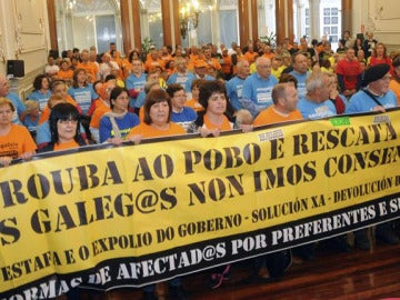 Protesta por las preferentes en la Diputación de Pontevedra