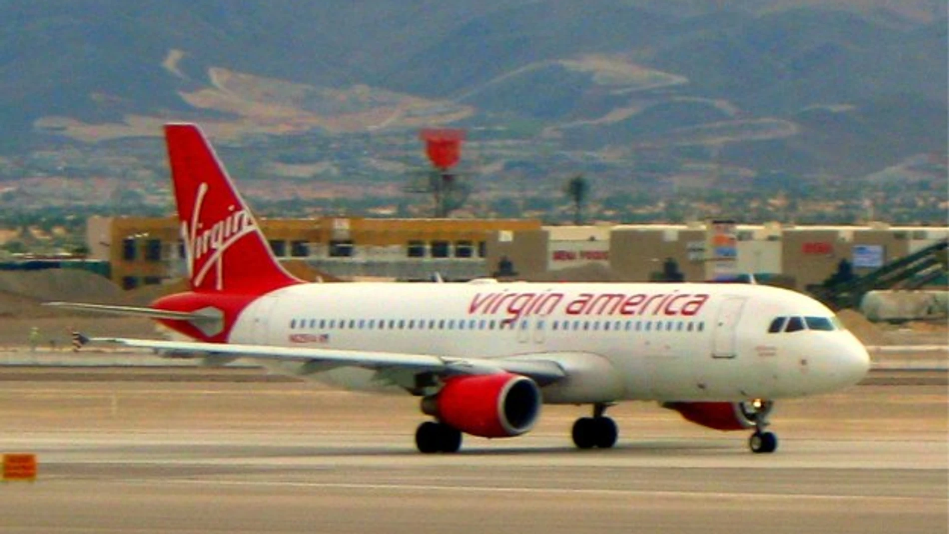 Virgin Atlantic permite a sus azafatas trabajar sin maquillaje Virgin Atlantic permite a sus azafatas trabajar sin maquillaje