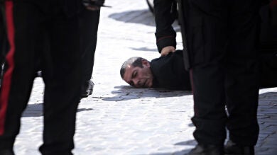 El presunto autor de los disparos en Roma es un hombre de nacionalidad italiana