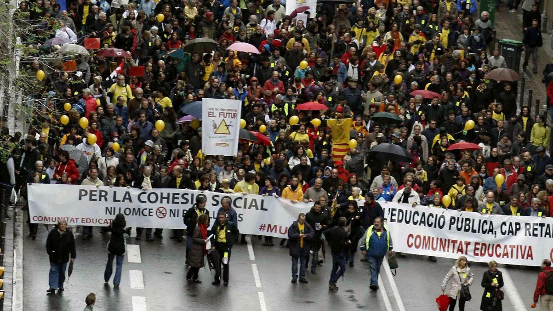 Pancarta que abr&iacute;a la manifestaci&oacute;n en Barcelona