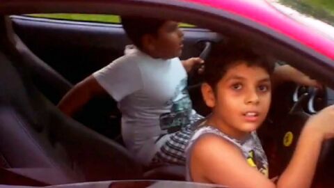 El peque&ntilde;o de 9 a&ntilde;os conduce un Ferrari