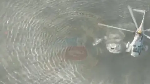 un globo cae al mar en Perú con siete pasajeros un globo cae al mar en Perú con siete pasajeros