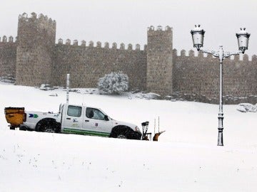 Ávila ha amanecido nevada