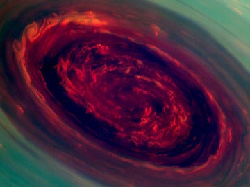 Huracán gigante en Saturno