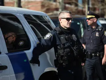 Un oficial del Departamento de Seguridad Nacional en Boston Un oficial del Departamento de Seguridad Nacional en Boston