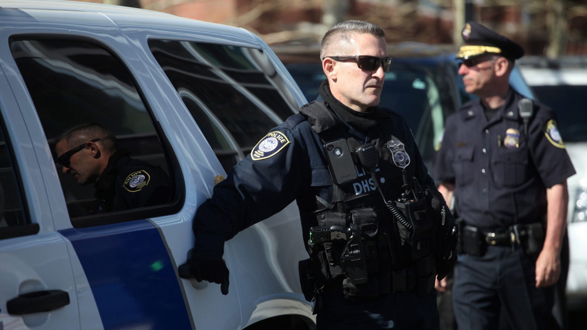 Un oficial del Departamento de Seguridad Nacional en Boston