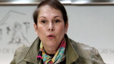 Acusan a Uxue Barkos de cobrar 19.000 euros por reuniones en Pamplona cuando estaba en Madrid