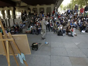Clase de un profesor de la Complutense en la calle Clase de un profesor de la Complutense en la calle