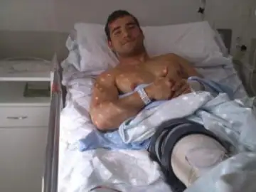 El paciente Adrián García en el hospital El paciente Adrián García en el hospital