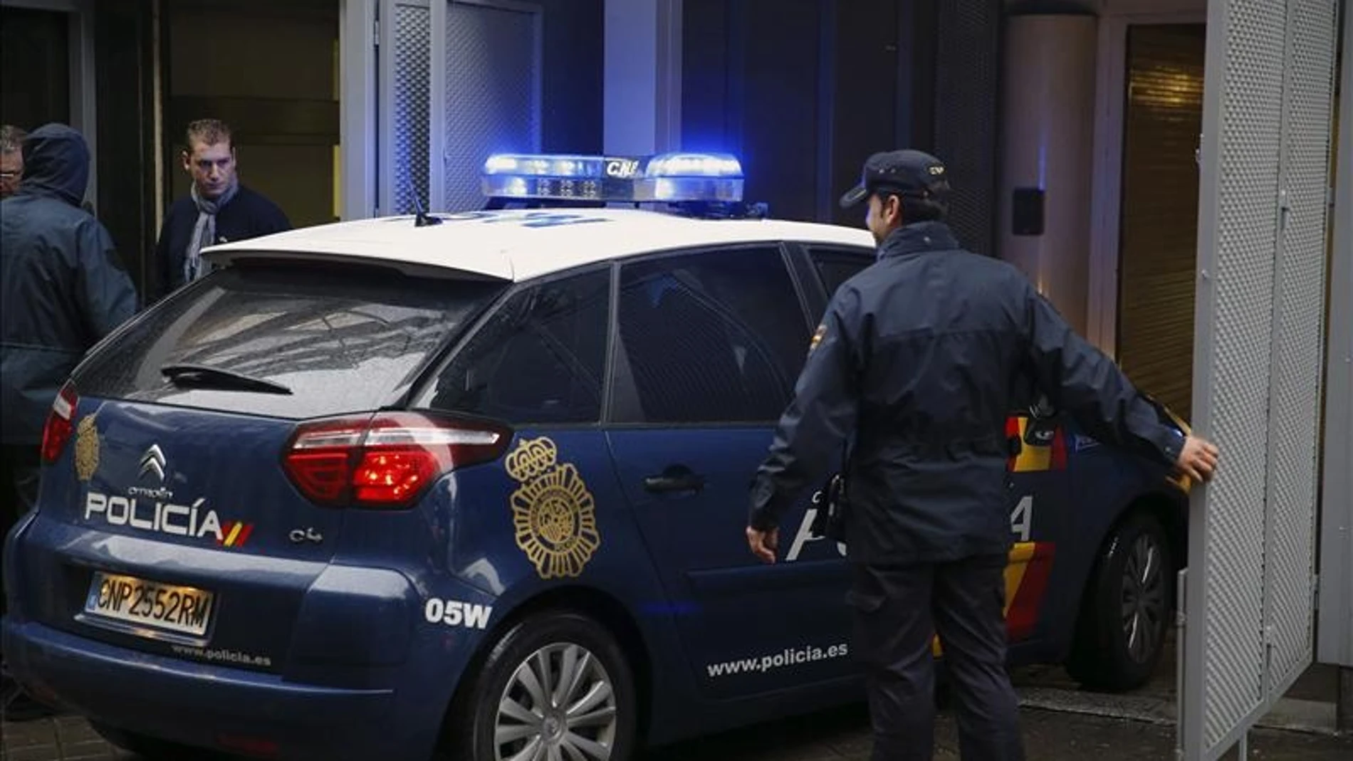 Detenido por apuñalar a su novia Detenido por apuñalar a su novia