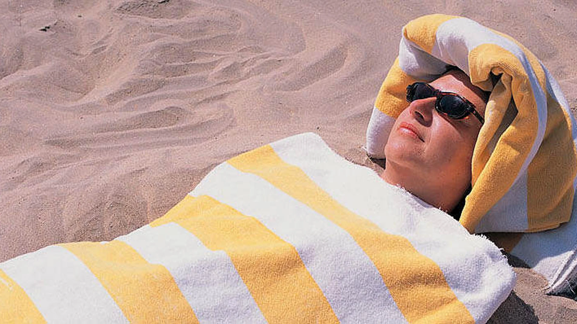 Tomando el sol en una playa de Egipto Tomando el sol en una playa de Egipto