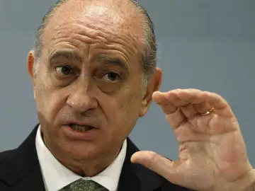 Fernández Díaz en la rueda de prensa Fernández Díaz en la rueda de prensa