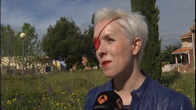 De Villota regresa al paddock de F1 en Montmeló por primera vez tras su accidente