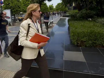 La infanta Cristina a su salida de su jornada de trabajo en La Caixa La infanta Cristina a su salida de su jornada de trabajo en La Caixa