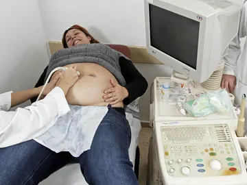 Cuidados a una embarazada Cuidados a una embarazada