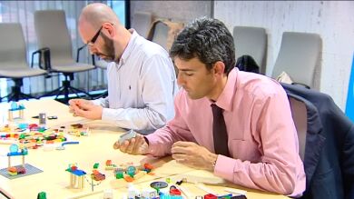 Construir una torre de juguete, el nuevo método para evaluar a los futuros empleados