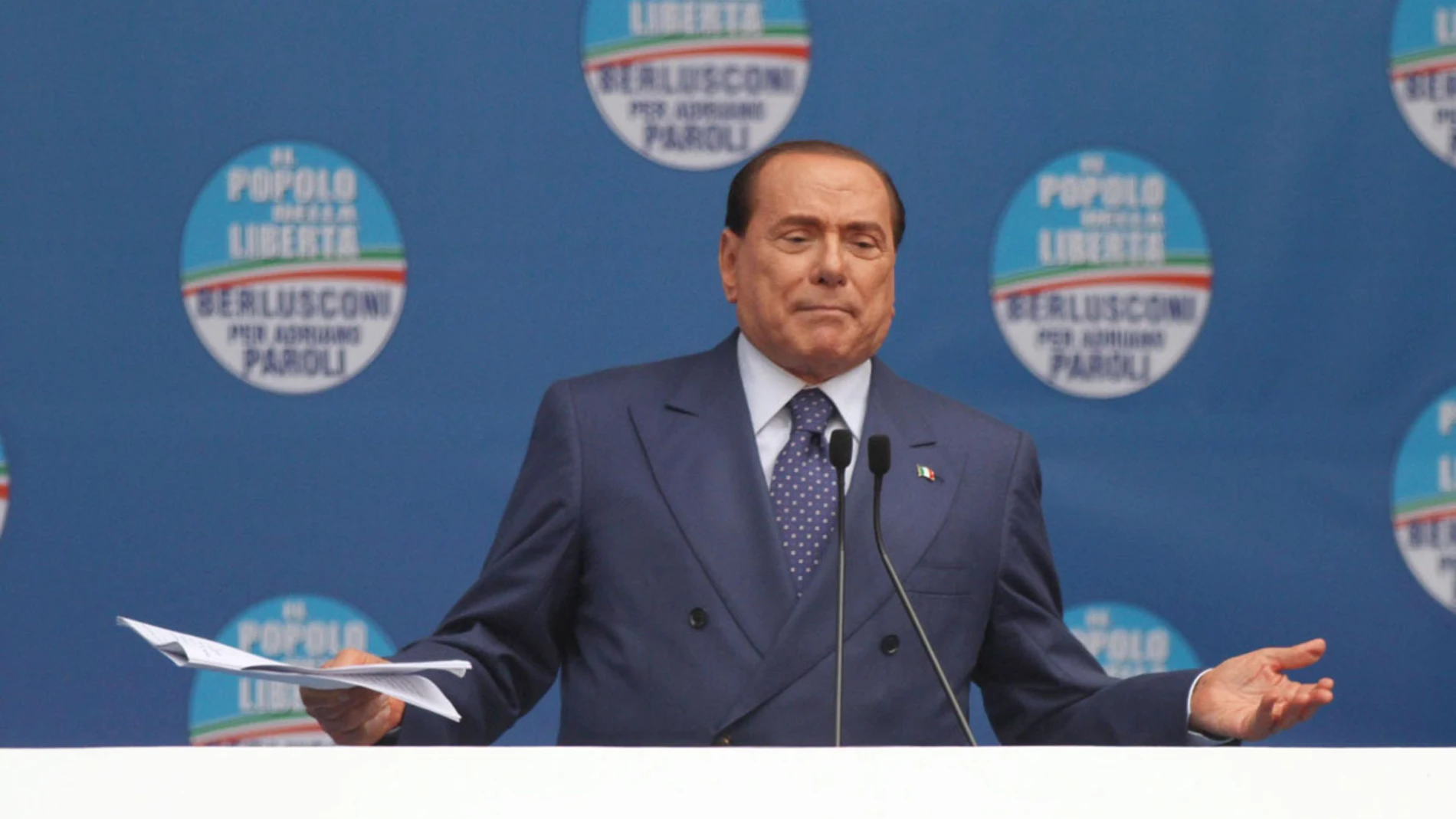 Silvio Berlusconi en un mitin Silvio Berlusconi en un mitin