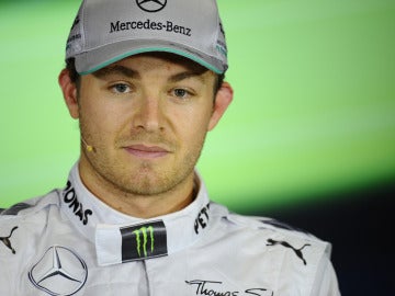 Rosberg habla ante los medios